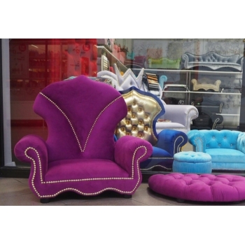 Mały welurowy fotel tron - 100 kolorów do wyboru